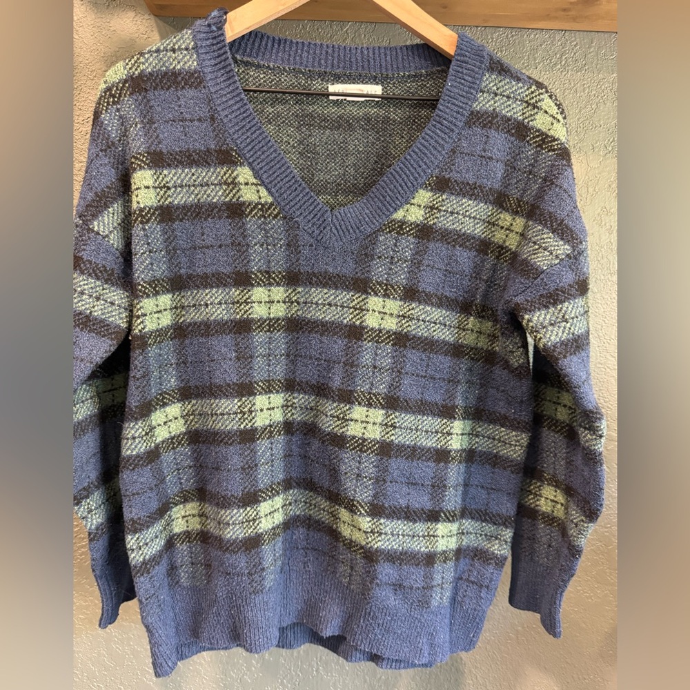 Aeropostale Blue and Light Green Plaid V-Neck Sweater